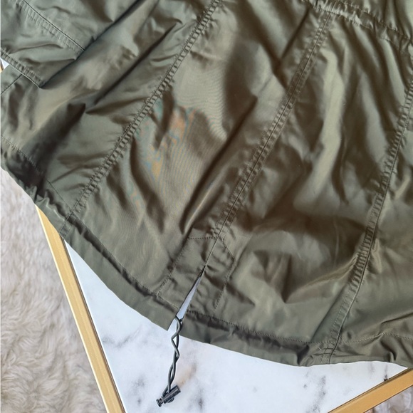 Michael Kors Green Lightweight Anorak Rain Jacket Hood w/Drawstrings Size: Med - Picture 10 of 16
